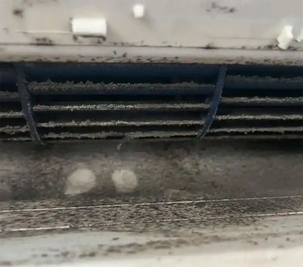 泗洪空调吹的风有股烧焦味是怎么回事